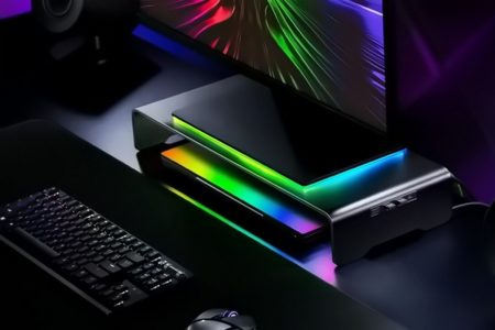 استند مانیتور ریزر با نورپردازی RGB و هاب USB-C معرفی شد